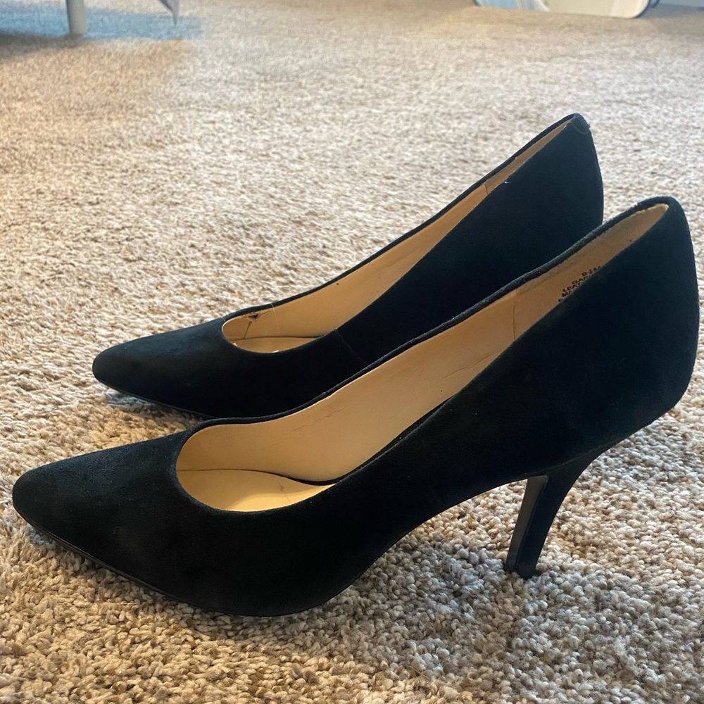 Nine West black velvet heels size 9.5